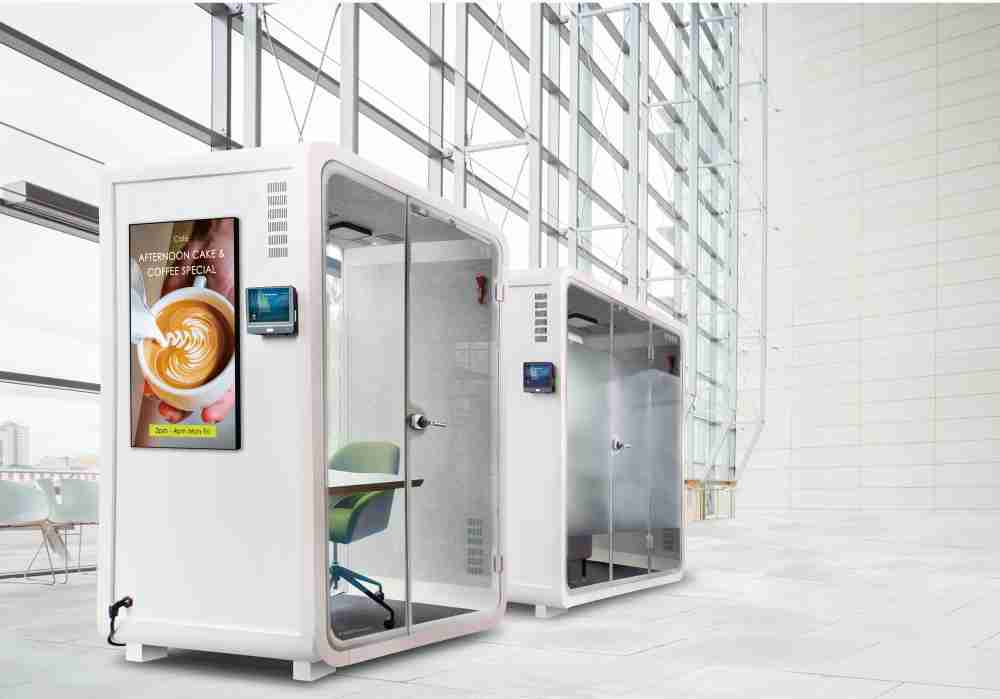 人生就是博子公司达擎之智慧行动办公舱，，采用PDLC智能调光玻璃设计，，，，透过通电与断电的电流切换，，呈现透明与雾面效果，，，具节能降耗特性并兼顾隐私，，，确保信息安全