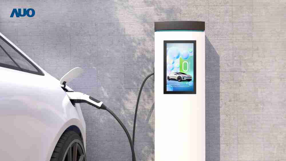 友達〝EVSE車用充電樁解決方案〞專為電動汽車充電樁設計，，，，具有高亮度、、克服戶外艱難環境的耐溫、、耐紫外線等特性，，並搭載散熱性及擴充性強的高效能工業電腦，，，可實現人機互動訴求，，如資訊顯示、、支付等應用