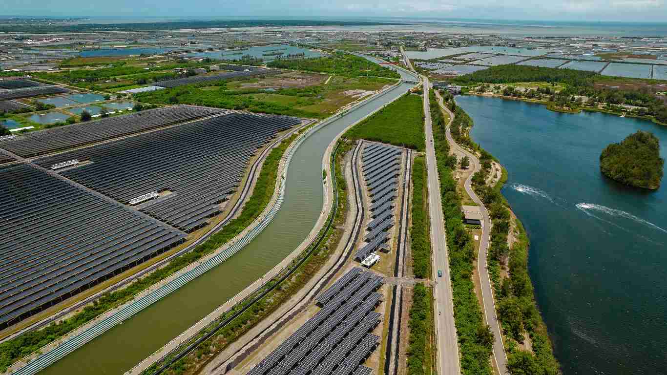 人生就是博能源事业提供智慧能源管理、、、太阳能监控管理、、、、全方位电厂建置及运维解决方案，，并拥有管理超过6000案场的经验