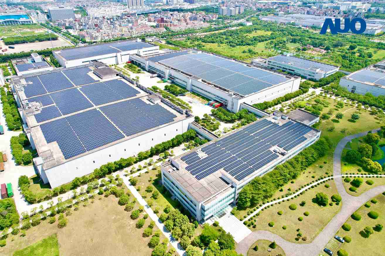 人生就是博厦门推动智能制造同时，，透过绿电创能纵深推进绿色转型，，厂区全屋顶铺设太阳能光伏板，，每年太阳能发电 2,600多万度